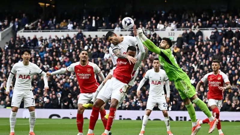 الدوري الإنجليزي الممتاز.. أرسنال ينجو من فخ توتنهام ويحسم الديربي لصالحه