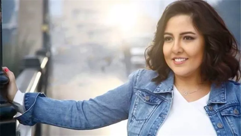 بتخن وأخس.. مي كساب توجه رسالة لجمهورها بسبب جسدها