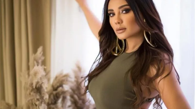 ياسمين صبري محطتش ميك أب في ”رحيل” ونفسي أمثل مع محمد رمضان .. أبرز تصريحات مي القاضي
