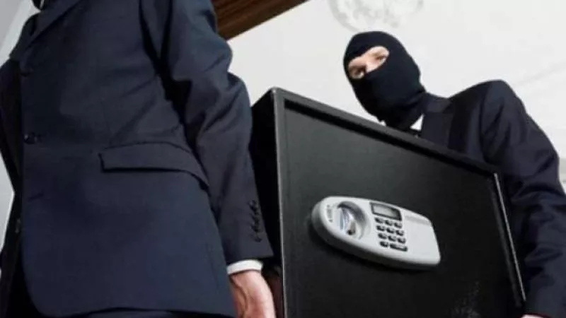 أغبى لص في العالم.. القبض على رجل بريطاني حاول بيع مسروقات لأصحابها مرة أخرى