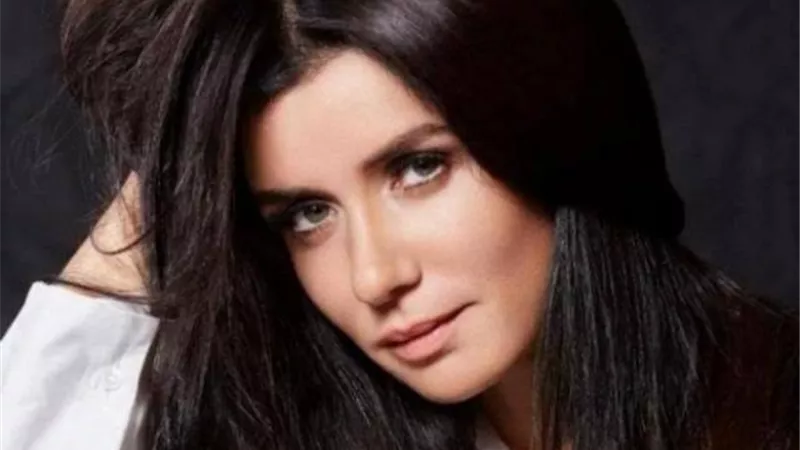 غادة عادل ”ملكة جمال المطلقات ” ..هاني شاكر سبب انطلاقتها.. خالتها فنانة مشهورة.. انفصلت عن زوجها بعد 20 عاما