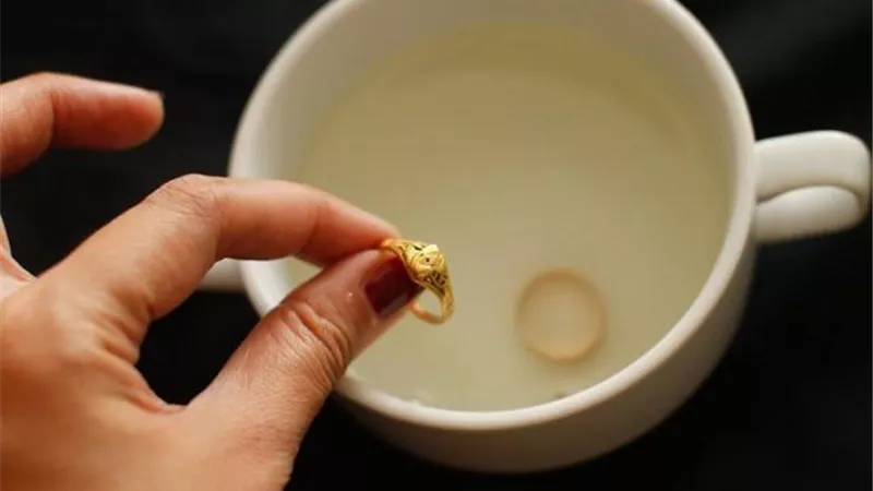 كيف تطمئن على سلامة مشغولاتك الذهبية وتتأكد أنها سليمة؟.. 5 خطوات كالآتى