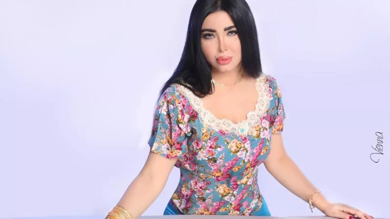 بسبب مرض والدتها ...مروي اللبنانية تتصدر التريند
