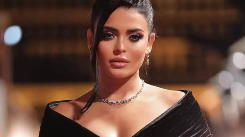 حلمت بمشهد وفاة والدها قبل موته وتحقق وقصة نزولها القبر ووالدتها شوهت وجهها لهذا السبب..أسرار في حياة أسماء جلال