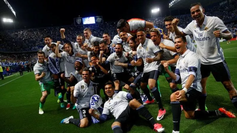 ريال مدريد بطلا للدوري الإسباني عقب خسارة برشلونة أمام جيرونا