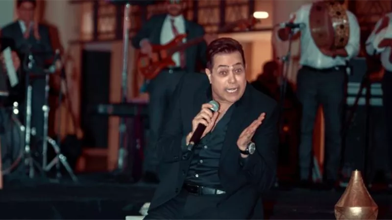 آخرهم أغنية ”أونانانا” لـ حكيم.. أبرز أغاني نجوم الطرب مع فرق أجنبية