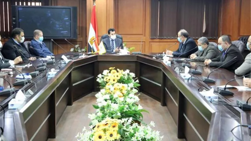 عاجل.. بيان من مصادر مسئولة بشأن إيقاف الدوري و إغلاق الأندية و مراكز الشباب