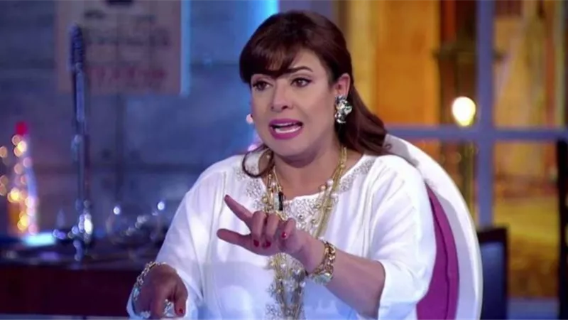 ”قبلت أدوار عشان الفلوس“.. أبرز تصريحات نشوى مصطفى مع عمرو الليثي