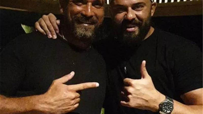 أبو نسب.. أحمد صلاح حسني بعد إصابة أمير كرارة بكورونا: ربنا يقومك بالسلامة يا أبو سليم