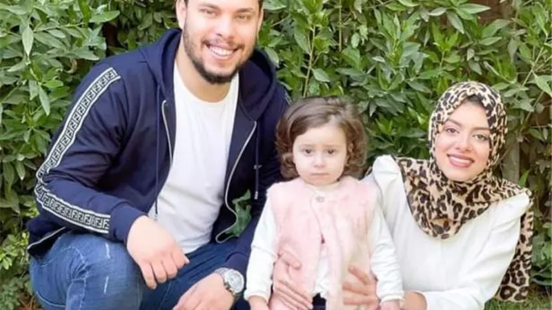 بعد حريق سيارته.. أحمد وزينب يبنيان مسجداً صدقة على حياتهما