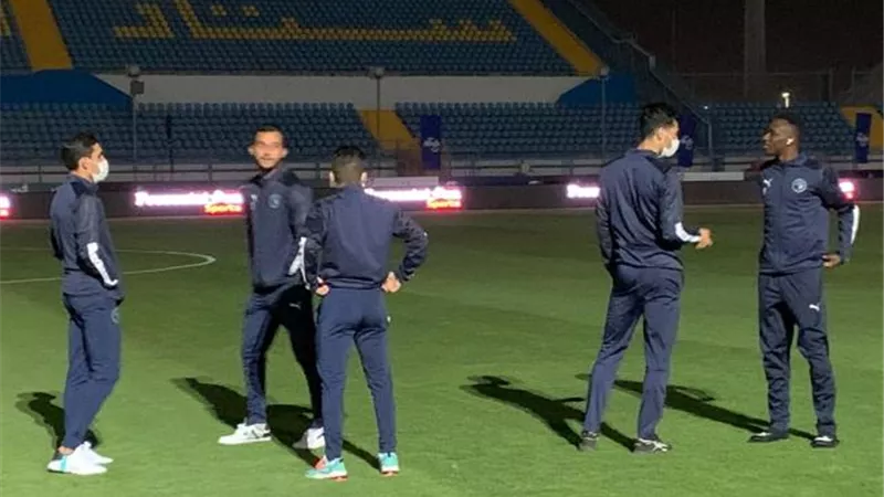 وصول بيراميدز لاستاد السويس لمواجهة سيراميكا كليوباترا