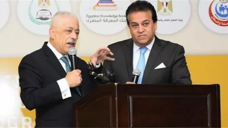 الحكومة : امتحانات المدارس والجامعات في مواعيدها و الحضور إجباري