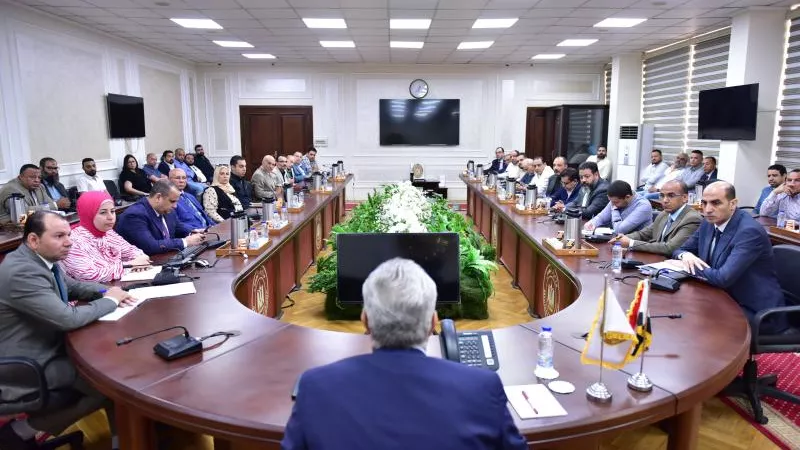 توجيهات عاجلة من وزير العمل بشأن عمالة موسم حج 2024