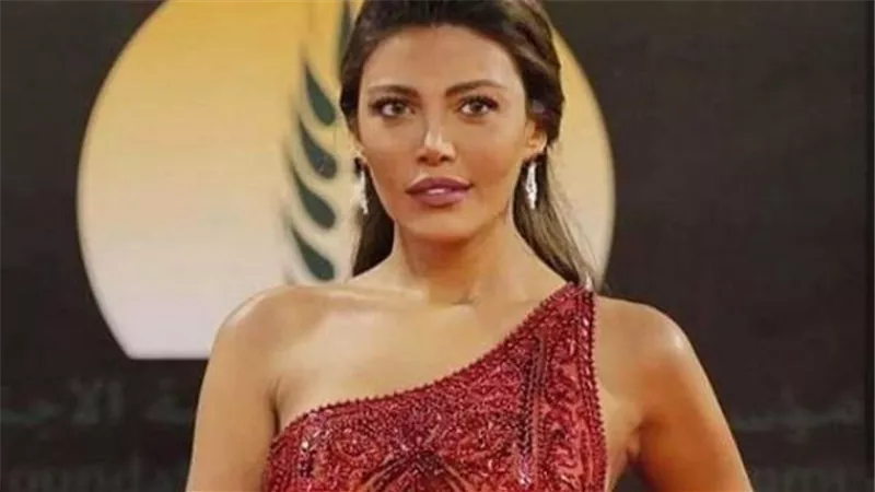 ريهام حجاج تدخل الديكور الخاص بمسلسلها الجديد