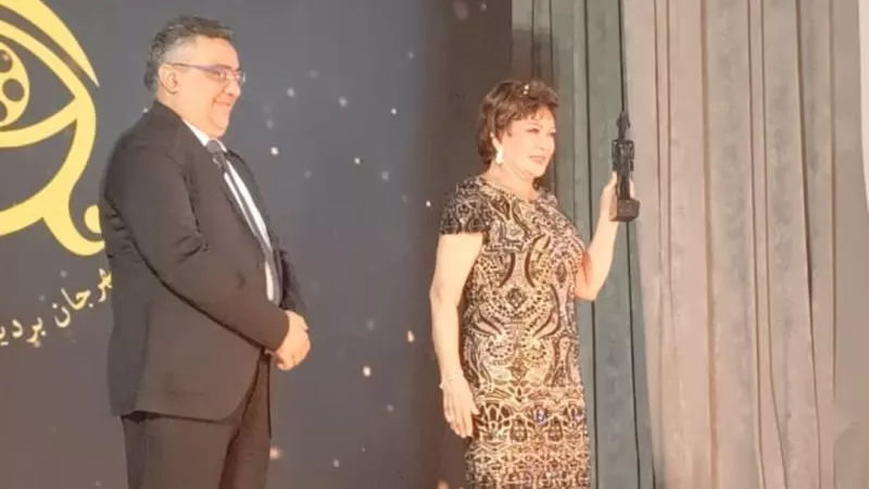 تكريم لبلبة في مهرجان بردية لسينما الومضة