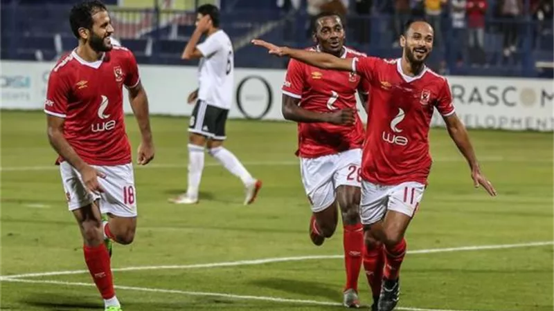 الأهلي يكتسح الاتحاد برباعية ويتصدر الدوري