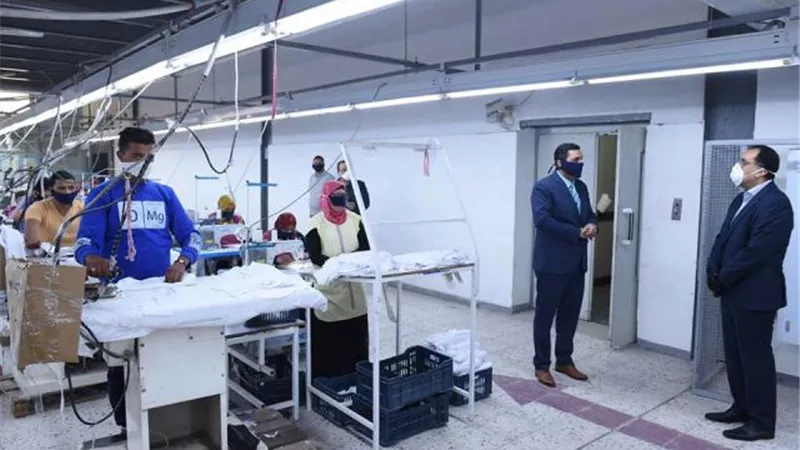 «العمل الدولية» تحدد الضوابط الأمنة لعودة عجلة الإنتاج في مصر