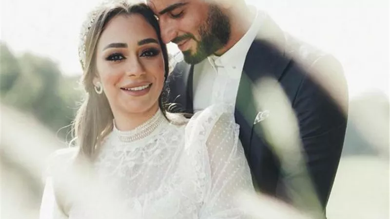 أنغام لشرنوبي وزوجته: ”ربنا يسعدكم يا حبايب قلبي”