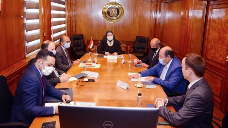 وزيرة التجارة والصناعة تبحث مع نظيرها البيلاروسى مستقبل التعاون الاقتصادى المشترك بين البلدين