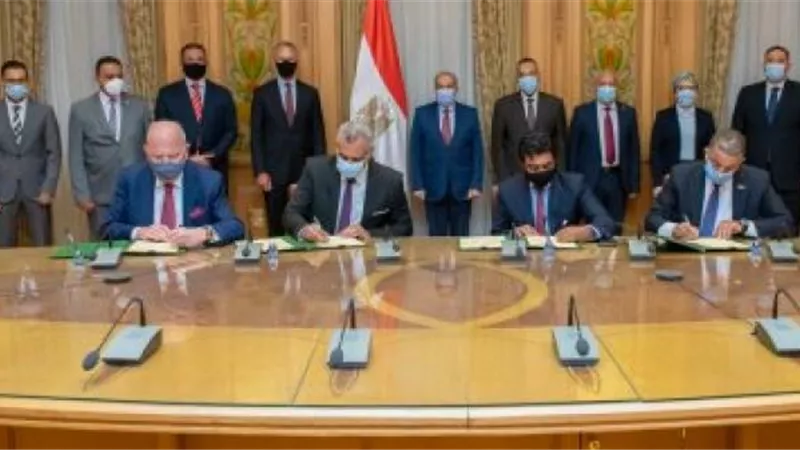 وزير الإنتاج الحربى يبحث خطط إنشاء محطات تحلية المياه مع شركات عالمية