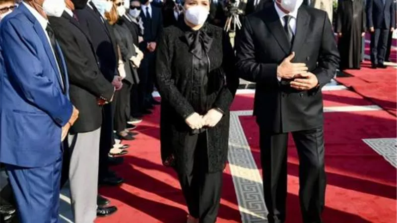 بالصور.. الرئيس والسيدة قرينته يقدمان العزاء لأسرة جيهان السادات