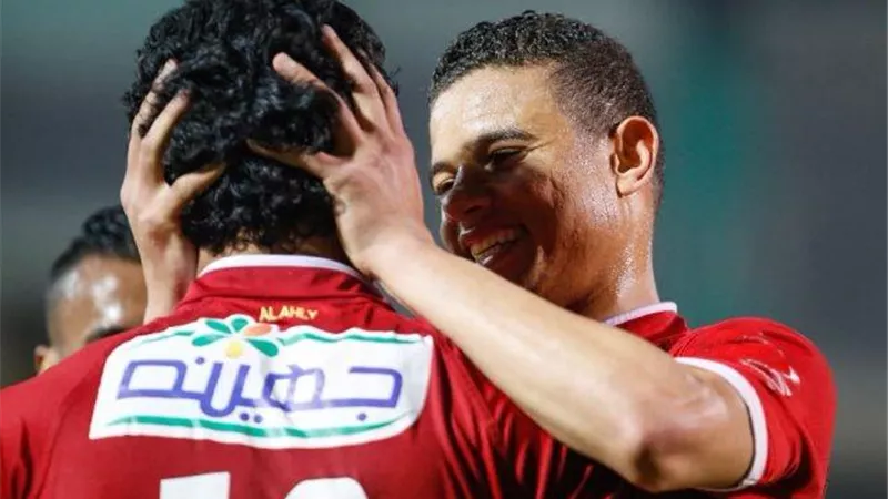 مدافع الأهلي يعلن الرحيل ويوجه رسالة للجماهير