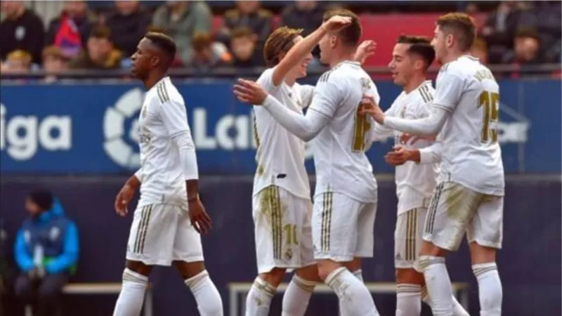 ريال مدريد يطرح قميصه الجديد خلال مباراة إيبار