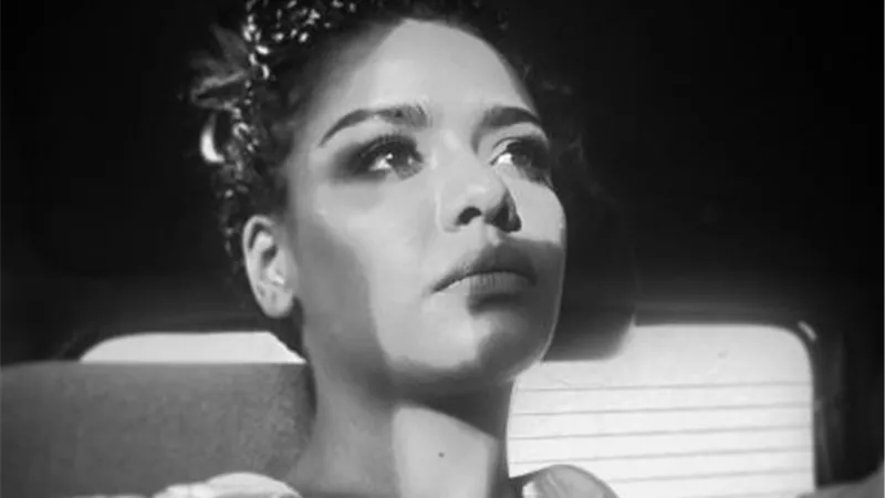 وفاة والد الفنانة الشابة أسماء أبو اليزيد