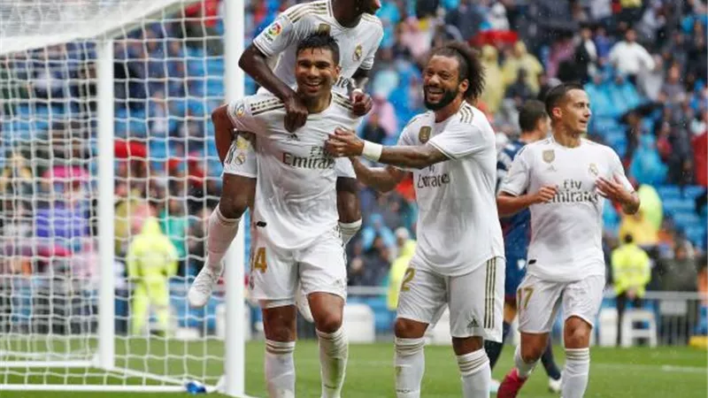 ريال مدريد يقهر إيبار بثلاثية