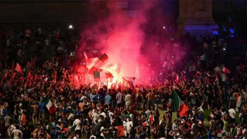 احتفالات الجماهير الإيطالية بلقب يورو 2020 تشهد عدة إصابات في ميلانو