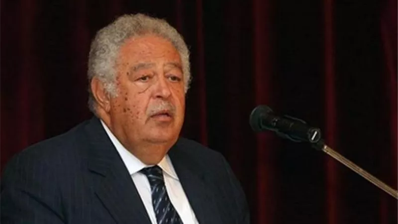 نقيب المحامين يستدعي «المركزى للمحاسبات» لكشف فساد «سامح عاشور»