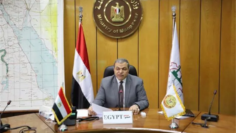 يحقق العمل اللائق.. كل ما تريد عن مشروع «أضواء»