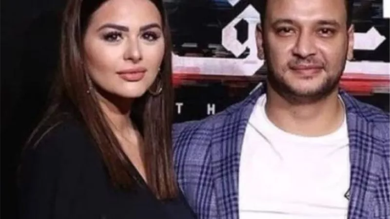 أحمد خالد صالح يحضر العرض الخاص بفيلم ”العارف” مع زوجته هنادى مهنا