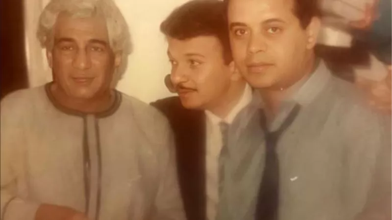 ”من صندوق الذكريات”.. أشرف زكي ينشر صورة نادرة له برفقة إسماعيل عبد الحافظ وأحمد سلامة