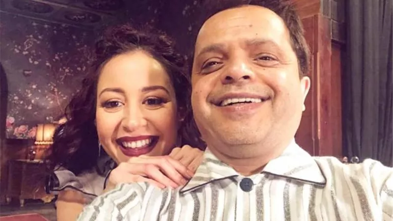 صورة.. محمد هنيدي ومنة شلبي في كواليس فيلم ”النمس والإنس”