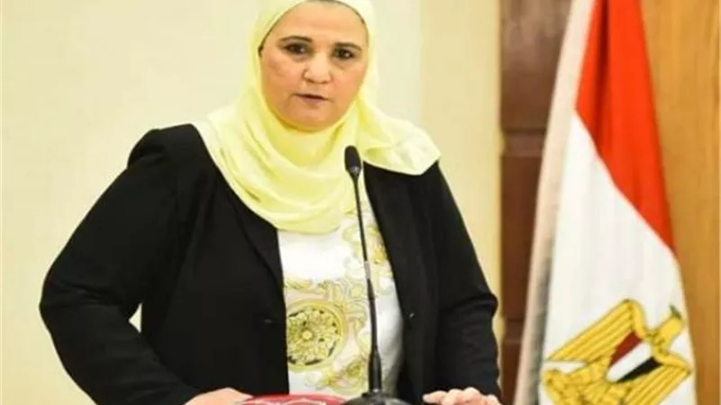 فرحة أصحاب المعاشات.. دليلك لمعرفة مواعيد وأماكن صرف العلاوات الخمس