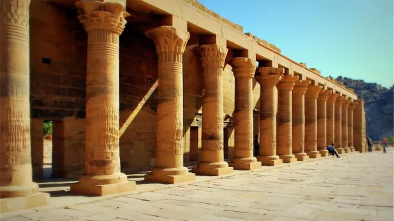 حكايات مثيرة عن لعنة الفراعنة يرويها حراس المعابد