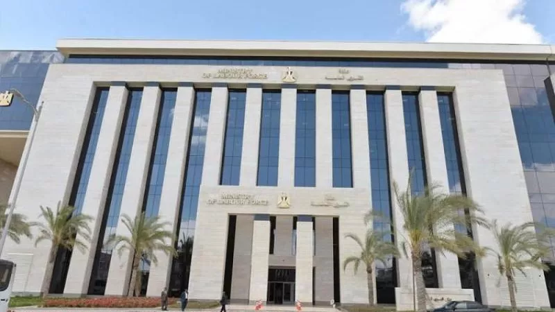 العمل تكشف عن دور وحدتي التوجيه قبل المغادرة وخدمات المصريين بالخارج في حماية حقوق العمال
