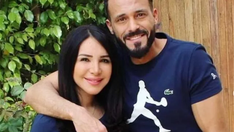 بعد وصفها بـ ”أم الطرشة”.. زوجة يوسف الشريف تدافع عن يسرا اللوزي