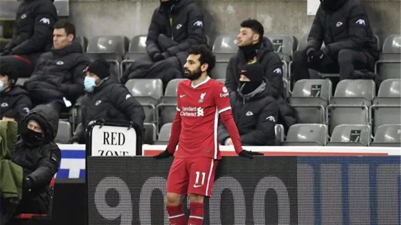 يلعب لنفسه ولا يفكر في مصلحة الفريق .. جماهير ليفربول تنقلب علي محمد صلاح و تطالب برحيله فورا