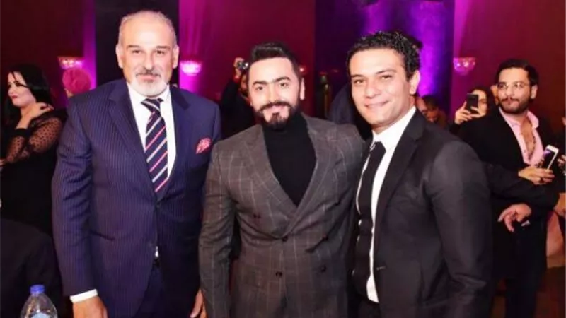 آسر ياسين مع تامر حسني في كليبه الجديد.. اعرف التفاصيل