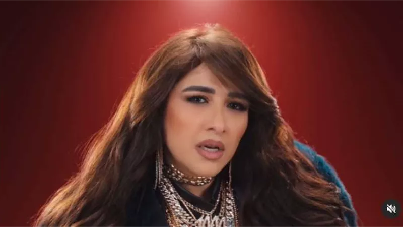 ”انا مش هعمل غير إللي عايزه”..ياسمين عبد العزيز تطلق حملة لفودافون