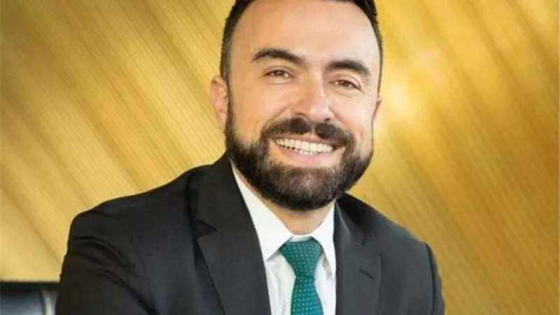 8 معلومات عن اللبناني الذى انضم إلى فريق بايدن لتوزيع لقاحات كورونا