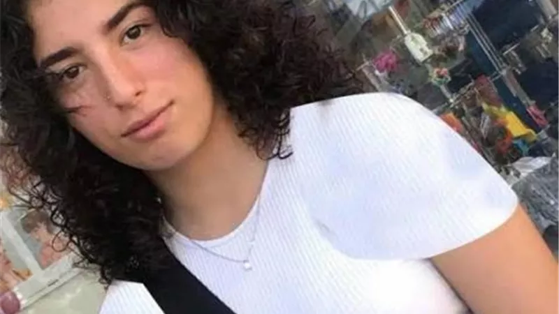 شاهد.. لينا نجلة أحمد الفيشاوي بإطلالة مثيرة للجدل عبر ”انستجرام”