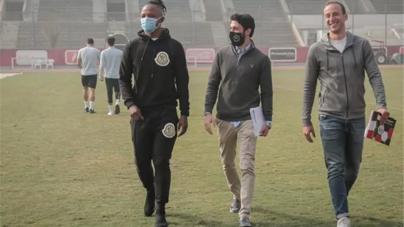 «والتر بواليا» يظهر في «التتش» للمرة الأولى