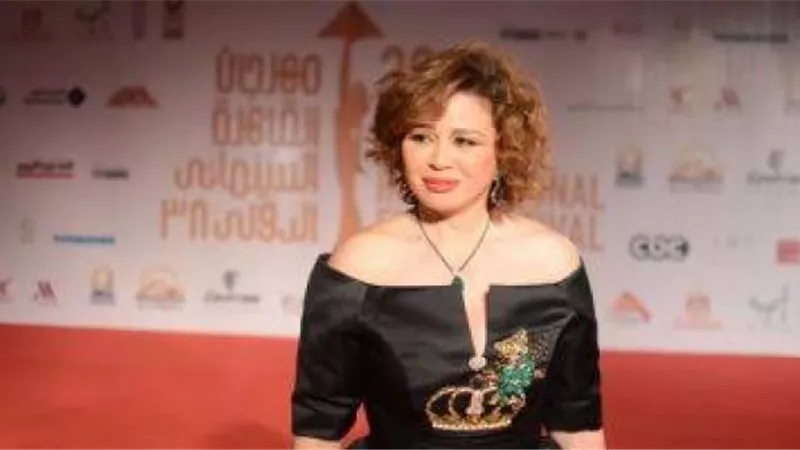 إلهام شاهين تهنئ ليلى علوي بعيد ميلادها