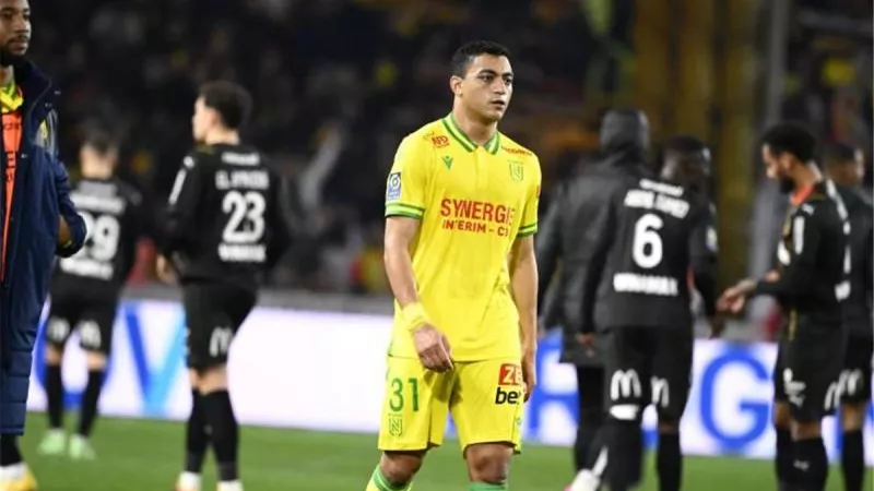 بسبب رفضه لدعم المثلية.. عقوبات شديدة تنتظر مصطفى محمد في الدوري الفرنسي