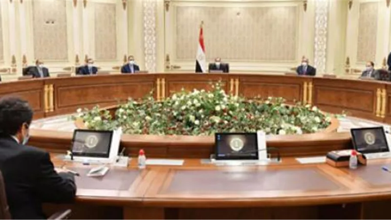 السيسى يتابع المبادرة القومية لإحلال وتحويل المركبات لاستخدام الغاز الطبيعي