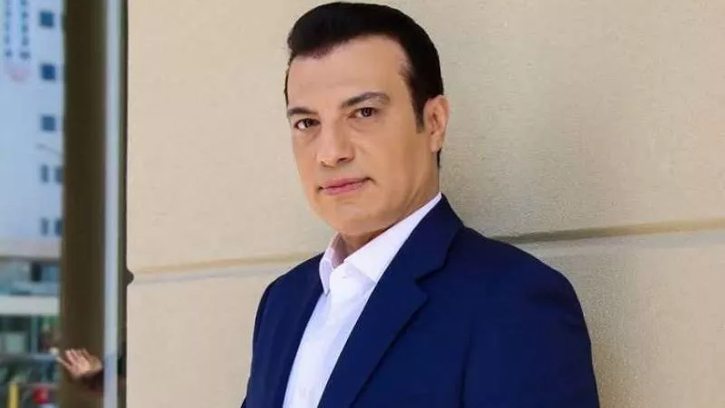 بعد 20 سنة..  إيهاب توفيق يكشف كواليس أغنية عامل عاملة