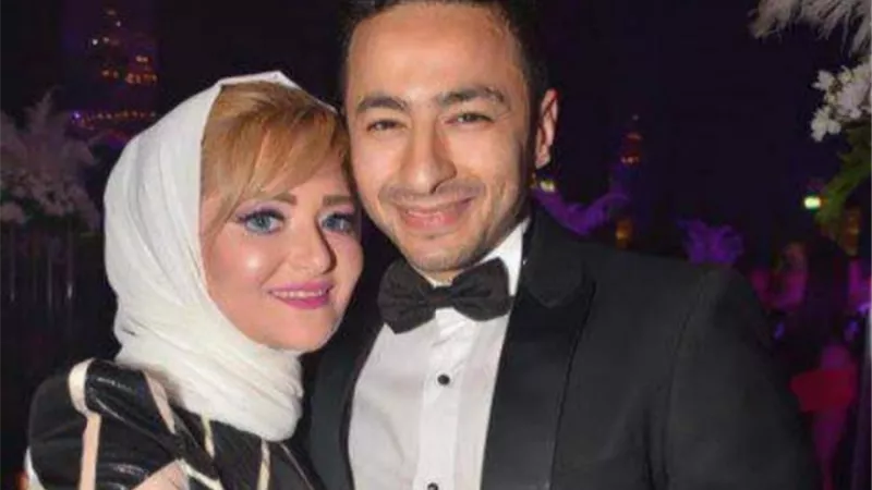 حالتها خطيرة.. حمادة هلال يدعو بالشفاء لزوجته: حتة من قلبي